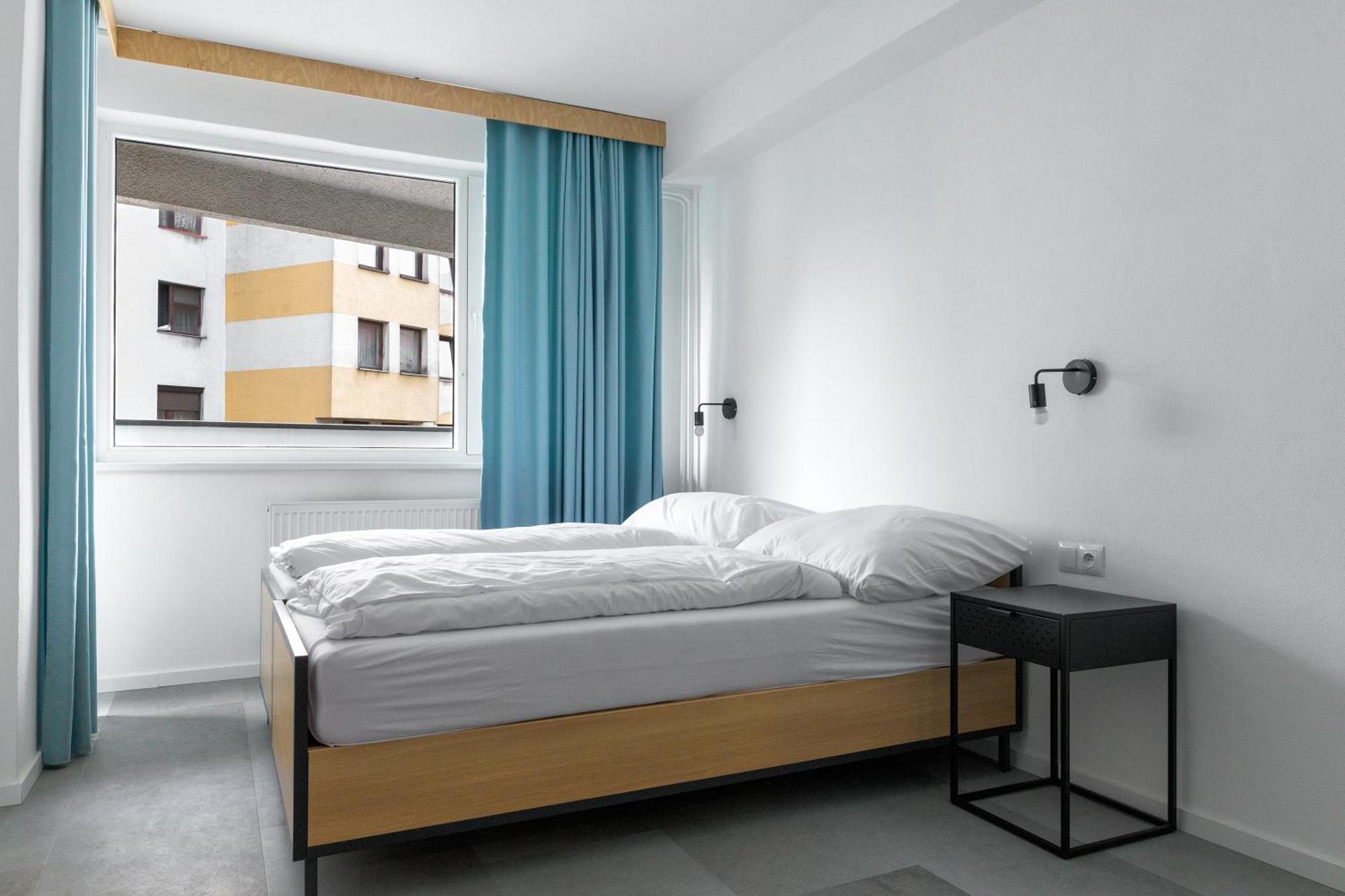 Izy Stay Hostel ブラチスラヴァ エクステリア 写真