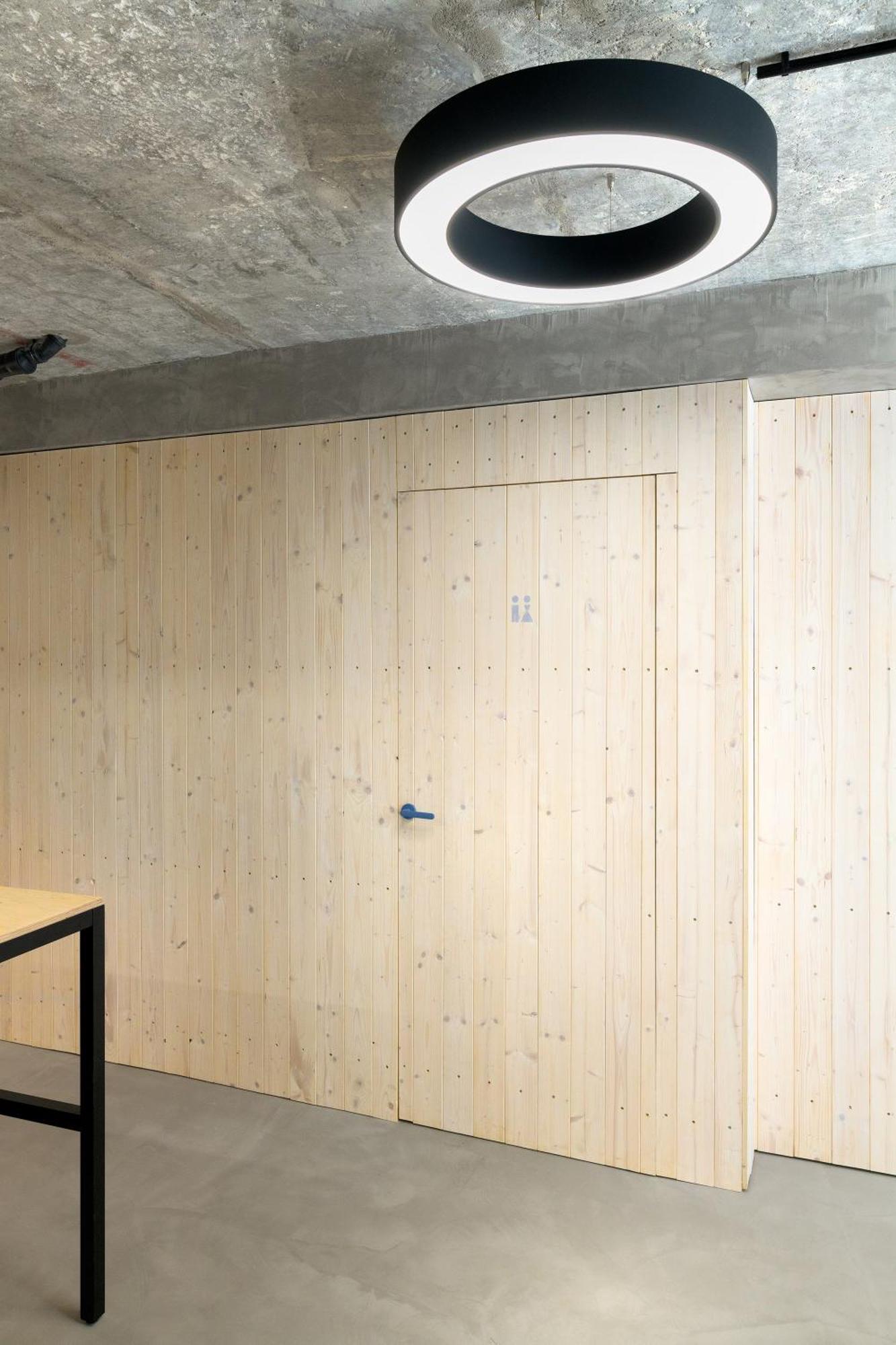 Izy Stay Hostel ブラチスラヴァ エクステリア 写真