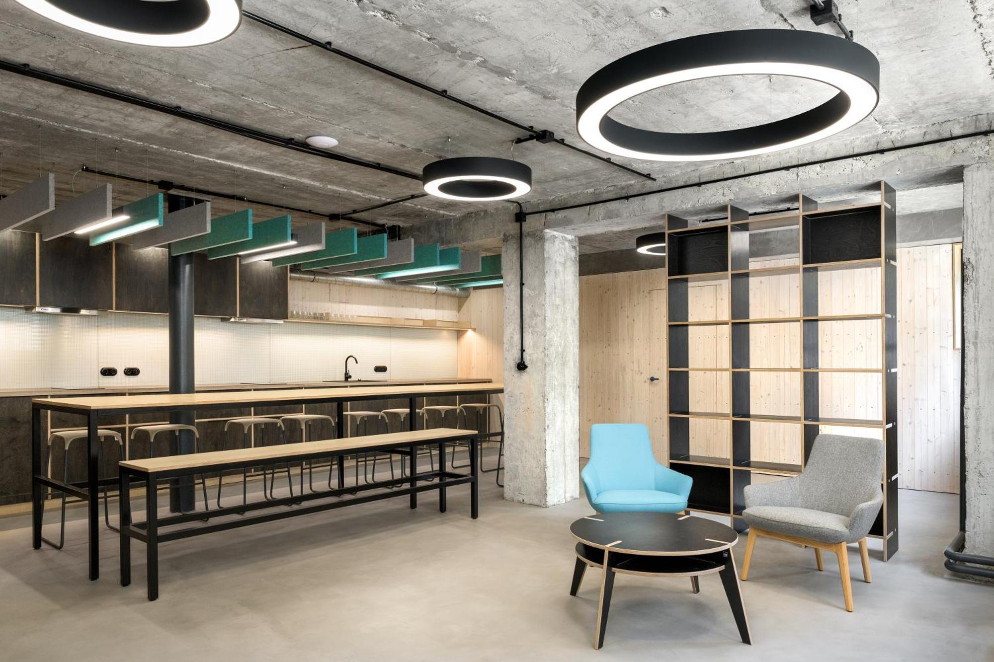 Izy Stay Hostel ブラチスラヴァ エクステリア 写真