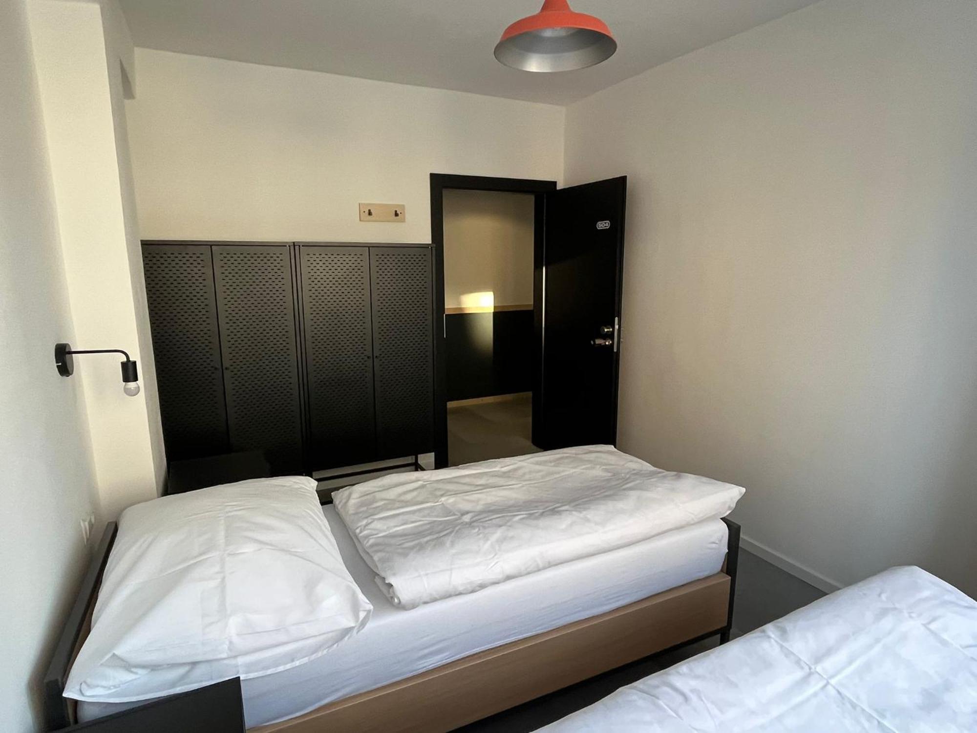 Izy Stay Hostel ブラチスラヴァ エクステリア 写真