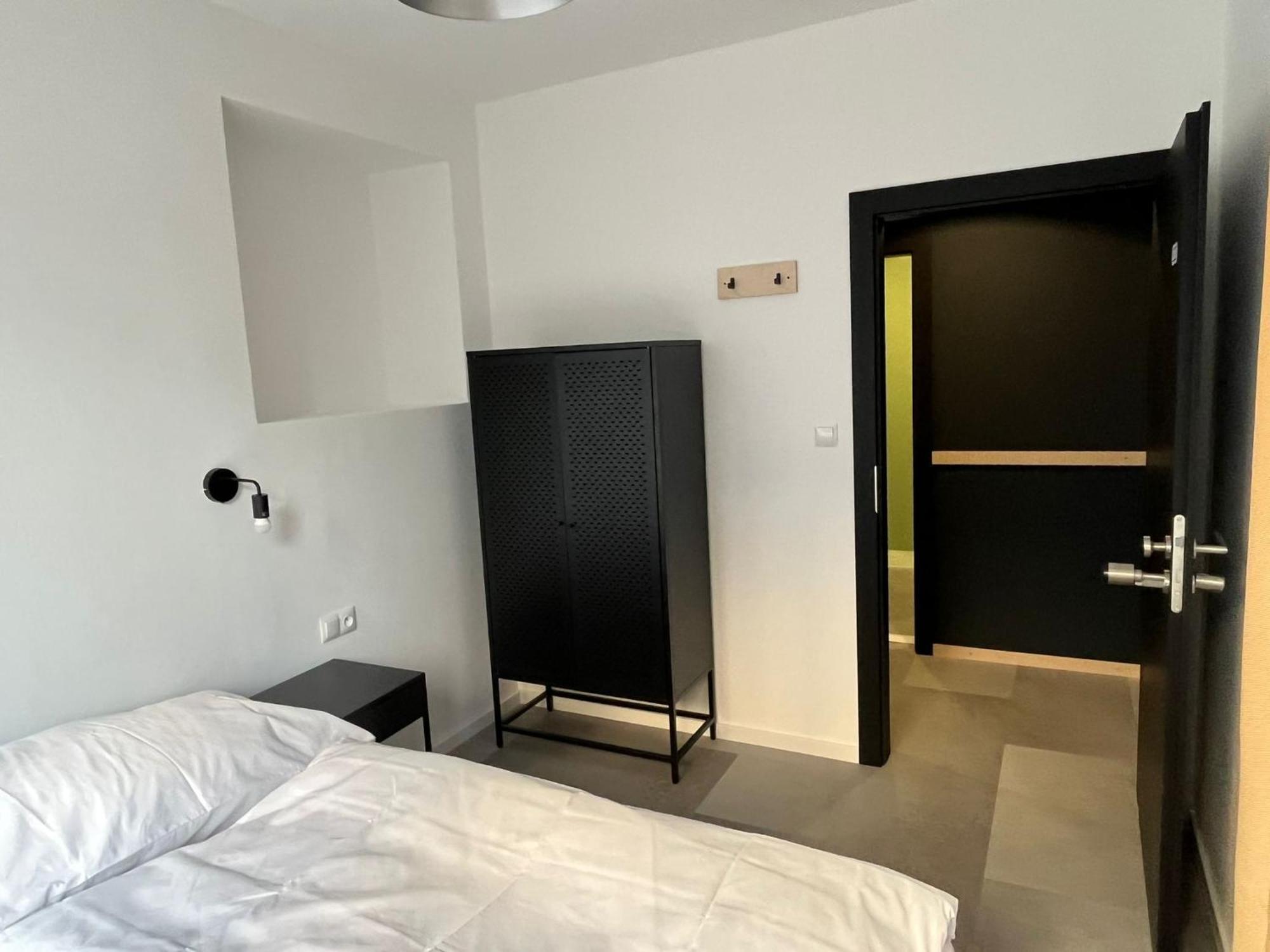 Izy Stay Hostel ブラチスラヴァ エクステリア 写真