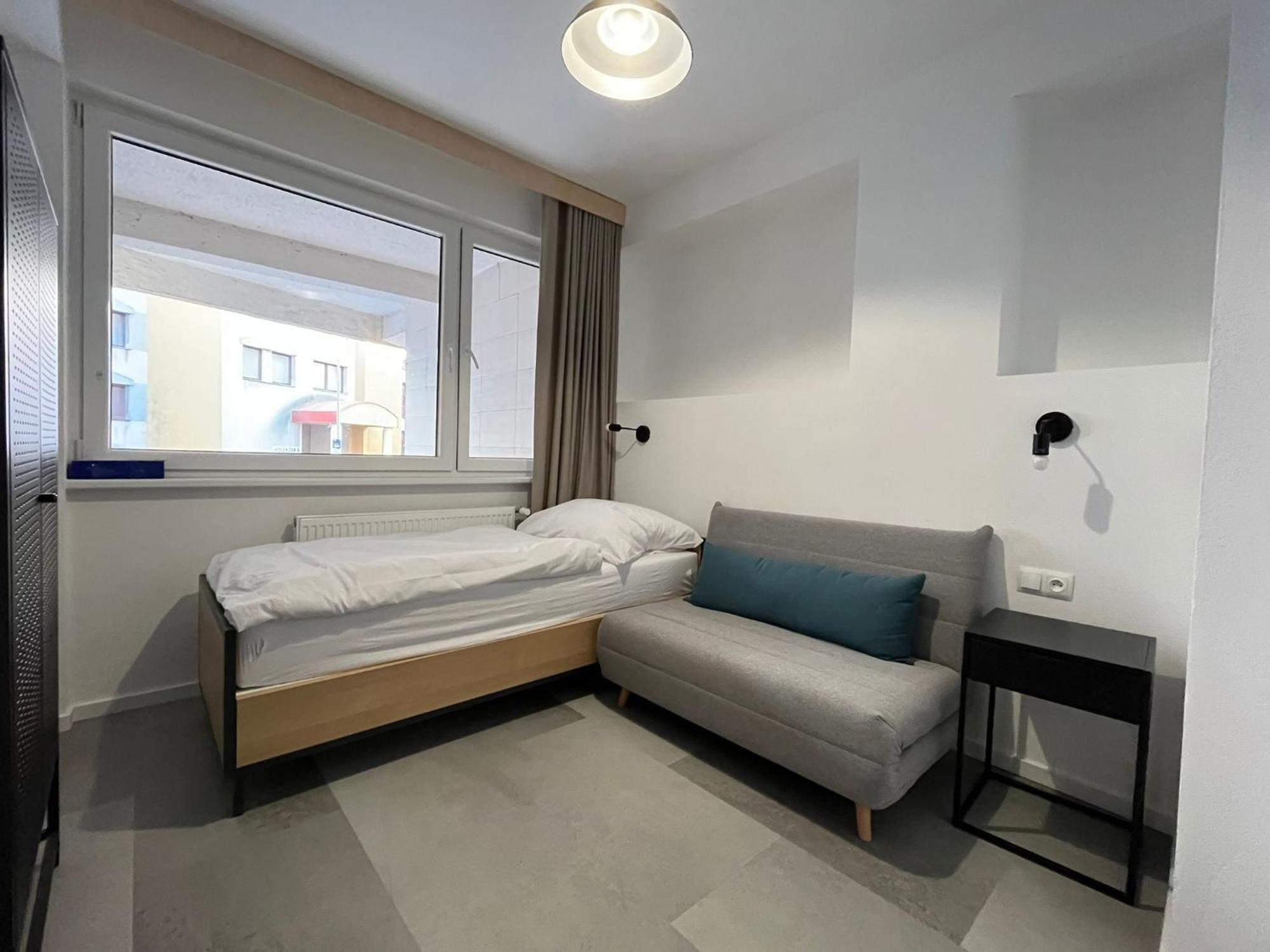 Izy Stay Hostel ブラチスラヴァ エクステリア 写真