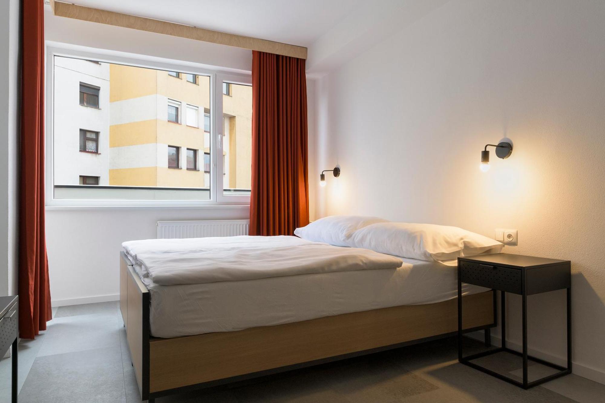 Izy Stay Hostel ブラチスラヴァ エクステリア 写真